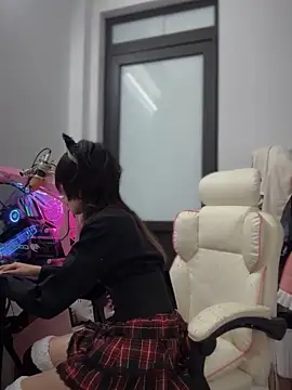 RassieRaph online show from October 24, 2025, 7:35 pm