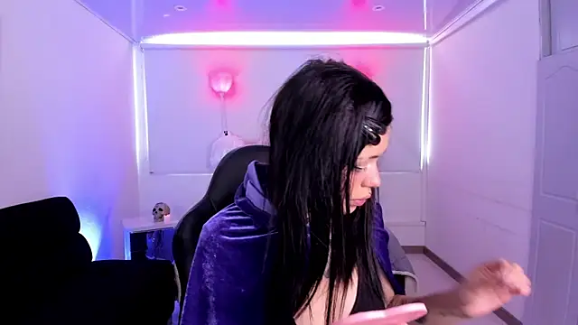 AuroraDiaz online show from October 11, 2025, 7:37 pm