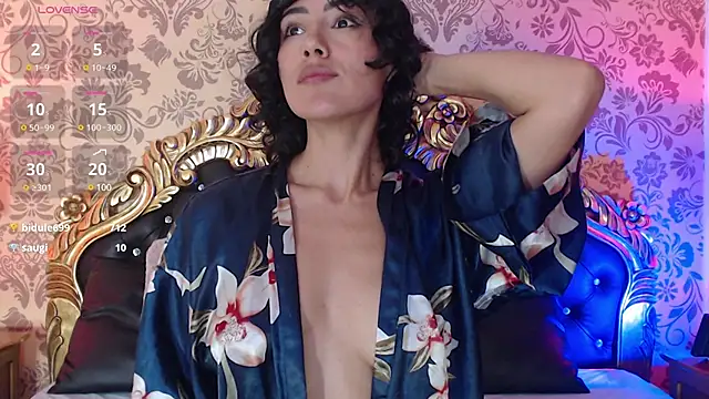 LeeThompson  online show from March 4, 2025, 6:39 pm