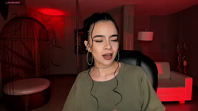 Snapshot of AlanaCraft chatting on February 25, 2025, 2:47 am AlanaCraft online show from February 25, 2025, 2:47 am