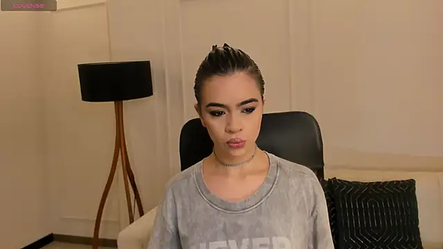 AlanaCraft online show from October 18, 2025, 12:18 pm