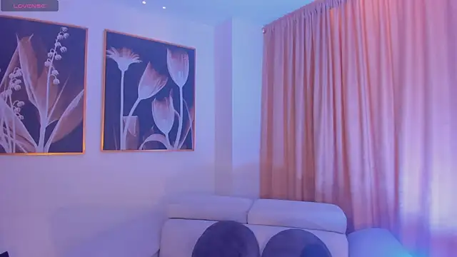 MaddisonLowe online show from April 12, 2026, 11:41 pm