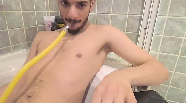 Snapshot of moess27 chatting on February 13, 2025, 10:23 am moess27 online show from February 13, 2025, 10:23 am