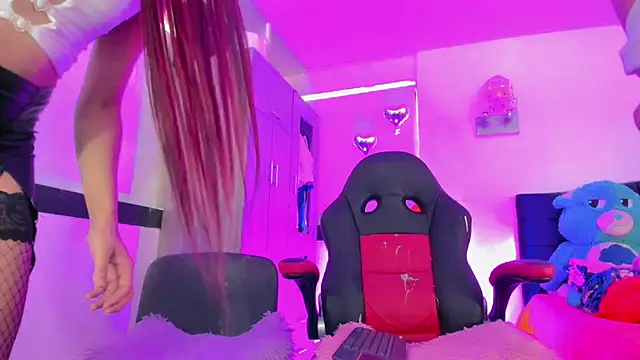 Hellen moons   online show from March 7, 2026, 7:19 pm