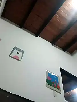 lisseth online show from February 9, 2025, 3:32 am