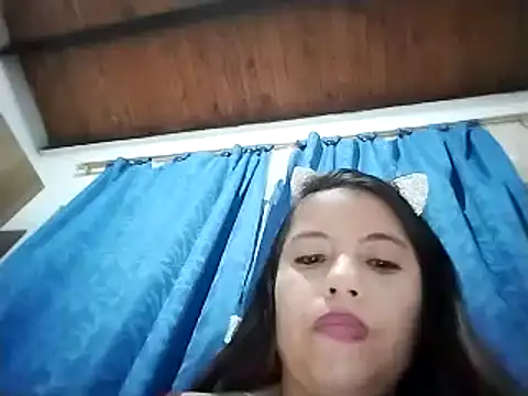 lisseth online show from February 15, 2025, 2:58 am