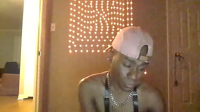 Snapshot of PETER-RABIT chatting on December 12, 2024, 11:36 pm PETER-RABIT online show from December 12, 2024, 11:36 pm