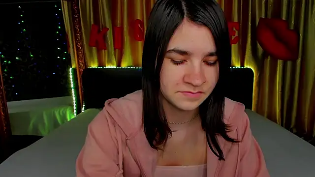  Polly Love  online show from February 20, 2026, 7:21 am