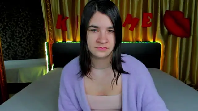  Polly Love  online show from February 16, 2026, 7:07 am