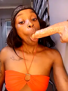 Snapshot of DickDiva1 chatting on March 7, 2025, 3:49 pm DickDiva1 online show from March 7, 2025, 3:49 pm