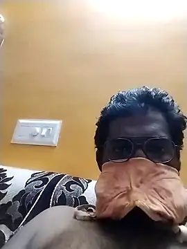 naughtykarthiktamilboy975 online show from December 23, 2024, 10:01 pm