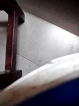 naughtykarthiktamilboy975 online show from December 24, 2024, 9:22 pm