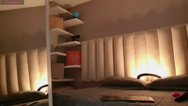 Megan mooree  online show from October 16, 2025, 12:35 pm