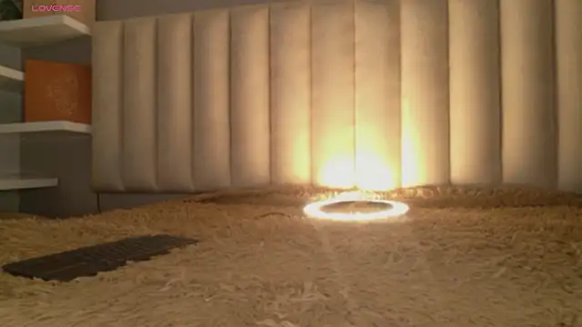 Snapshot of Megan_mooree_ chatting on April 16, 2026, 12:39 pm Megan mooree online show from April 16, 2026, 12:39 pm