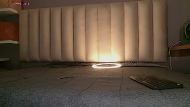 Snapshot of Megan_mooree_ chatting on April 27, 2026, 12:36 pm Megan mooree online show from April 27, 2026, 12:36 pm