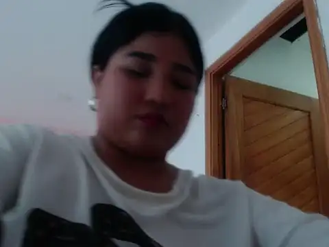 Snapshot of Gabycutee chatting on February 1, 2026, 8:29 pm Gabycutee online show from February 1, 2026, 8:29 pm