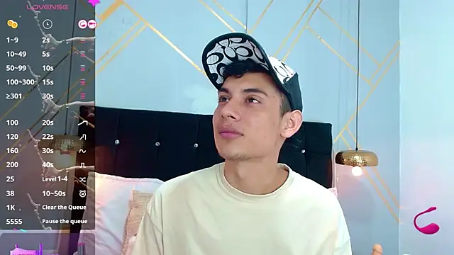 Snapshot of Oliver_king_sex chatting on February 27, 2025, 5:26 pm Oliver king sex online show from February 27, 2025, 5:26 pm