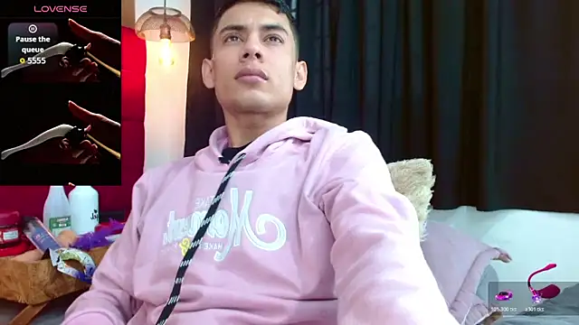 Snapshot of Oliver_king_sex chatting on October 29, 2025, 3:22 pm Oliver king sex online show from October 29, 2025, 3:22 pm