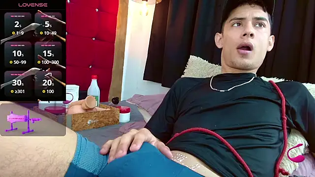 Snapshot of Oliver_king_sex chatting on November 6, 2025, 4:00 pm Oliver king sex online show from November 6, 2025, 4:00 pm