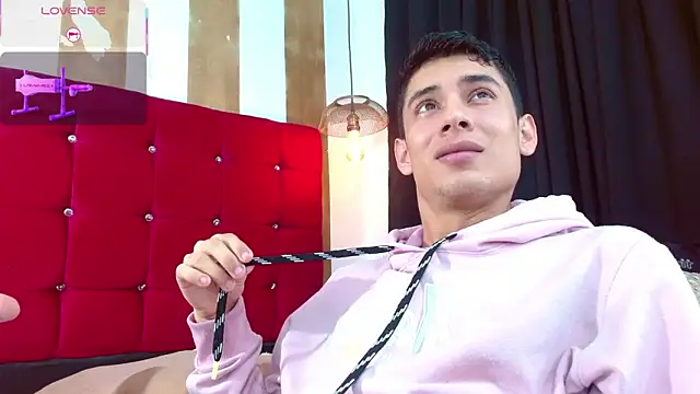 Snapshot of Oliver_king_sex chatting on November 14, 2025, 5:05 pm Oliver king sex online show from November 14, 2025, 5:05 pm