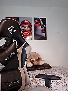 Snapshot of Antonella2_m chatting on March 6, 2026, 1:06 pm Antonella2 m online show from March 6, 2026, 1:06 pm