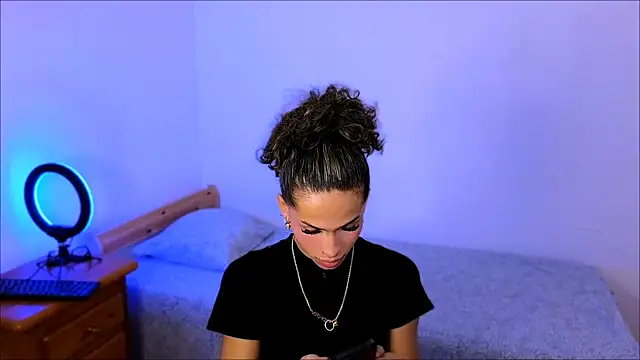 Abby bella09 online show from January 18, 2026, 11:02 am