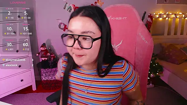 Snapshot of Suzy_Baee chatting on December 23, 2024, 3:33 pm Suzy Baee online show from December 23, 2024, 3:33 pm