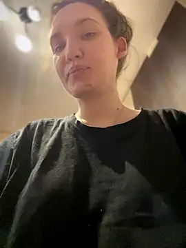 Holly Molii online show from January 9, 2026, 1:18 pm