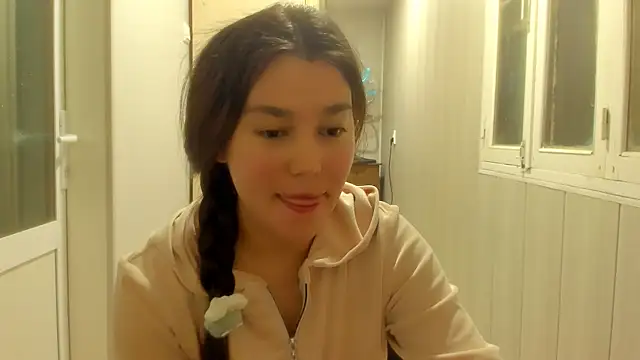 Snapshot of LunaXmii chatting on November 1, 2025, 11:31 pm LunaXmii online show from November 1, 2025, 11:31 pm