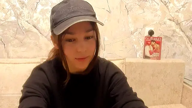 LunaXmii online show from April 23, 2026, 12:17 am