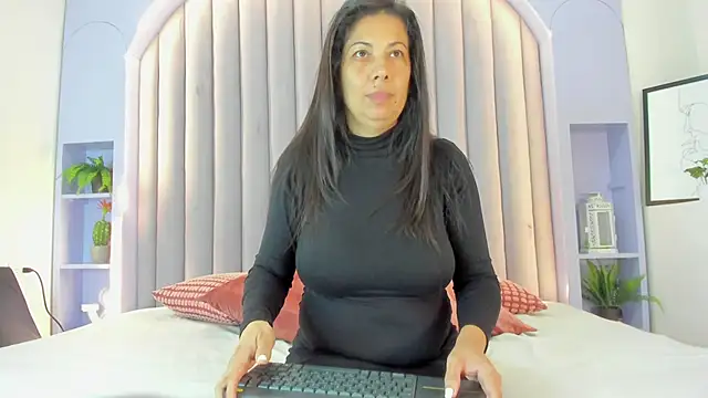 Snapshot of JaylaScott__ chatting on March 8, 2026, 11:35 am JaylaScott online show from March 8, 2026, 11:35 am