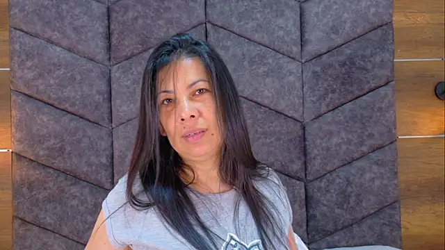 Snapshot of JaylaScott__ chatting on April 13, 2026, 11:47 am JaylaScott online show from April 13, 2026, 11:47 am