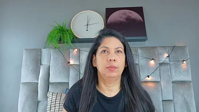 Snapshot of JaylaScott__ chatting on April 7, 2026, 11:45 am JaylaScott online show from April 7, 2026, 11:45 am