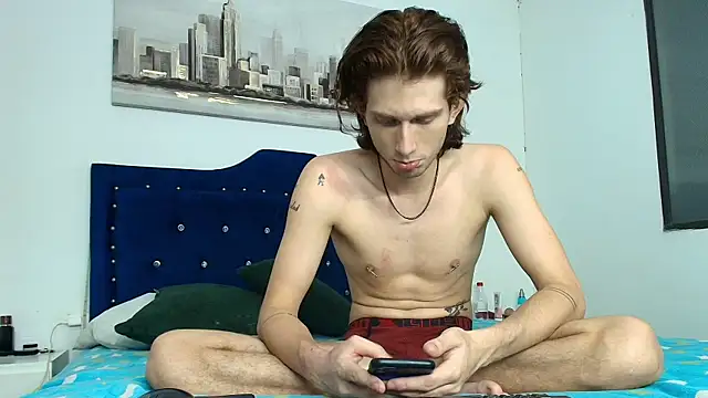 Deim  online show from April 22, 2026, 11:33 pm