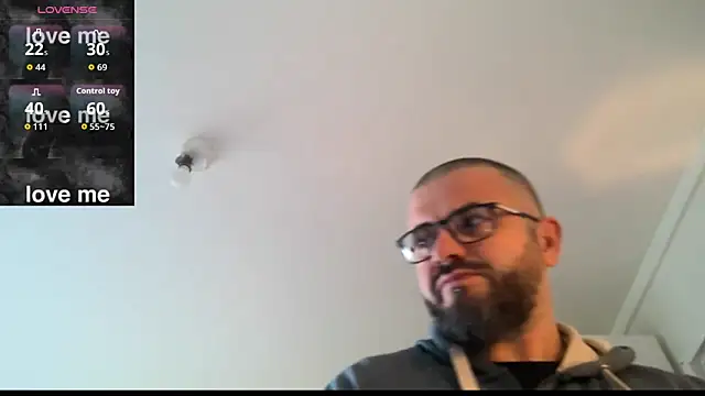 Snapshot of CaroAndMarc chatting on December 19, 2025, 11:23 am CaroAndMarc online show from December 19, 2025, 11:23 am