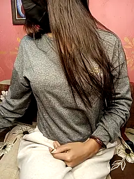 Snapshot of poojaji690 chatting on December 17, 2025, 6:18 am poojaji690 online show from December 17, 2025, 6:18 am