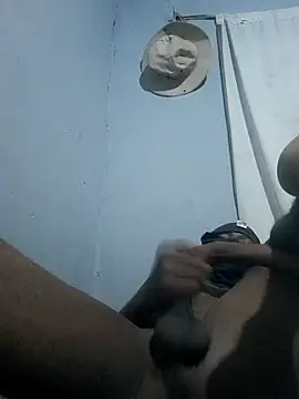 smalldick643 online show from April 3, 2026, 11:11 pm