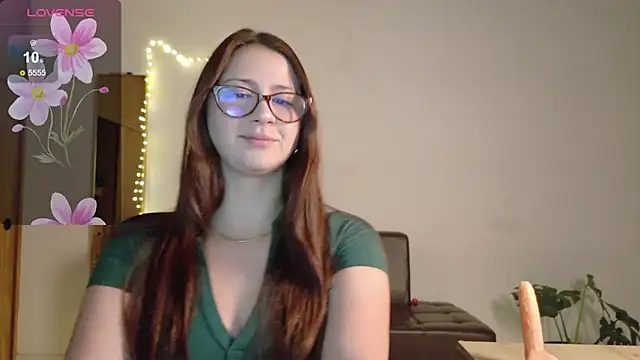 Snapshot of Rachel_t_ chatting on February 1, 2025, 12:40 am Rachel t online show from February 1, 2025, 12:40 am
