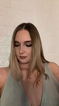 Alisa Rise online show from April 24, 2026, 2:08 pm