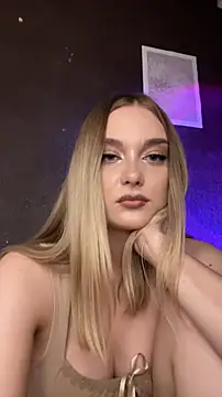 Alisa Rise online show from July 5, 2026, 2:38 am
