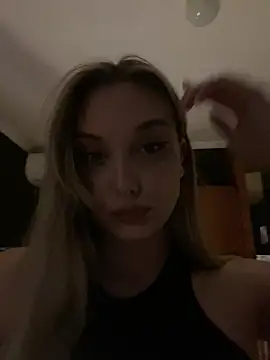 Snapshot of Alisa_Rise chatting on December 27, 2024, 9:11 pm Alisa Rise online show from December 27, 2024, 9:11 pm