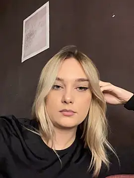 Snapshot of Alisa_Rise chatting on October 10, 2025, 3:35 pm Alisa Rise online show from October 10, 2025, 3:35 pm