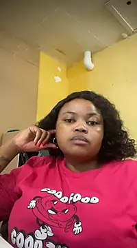 Snapshot of Curveysinaa chatting on February 21, 2025, 7:32 pm Curveysinaa online show from February 21, 2025, 7:32 pm