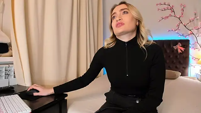 KateOwyns online show from February 22, 2026, 1:13 pm