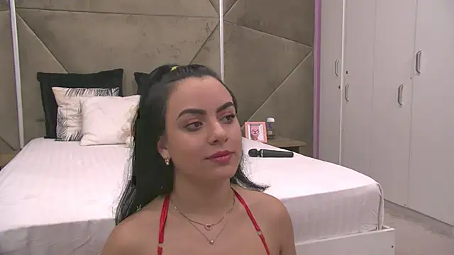 Snapshot of ElyzaIbarra chatting on October 20, 2025, 6:04 am ElyzaIbarra online show from October 20, 2025, 6:04 am