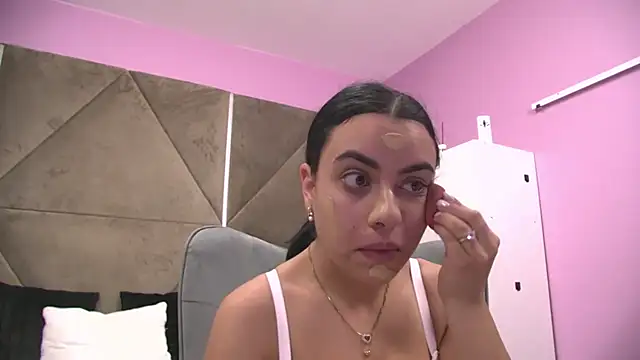 Snapshot of ElyzaIbarra chatting on November 14, 2025, 5:33 am ElyzaIbarra online show from November 14, 2025, 5:33 am