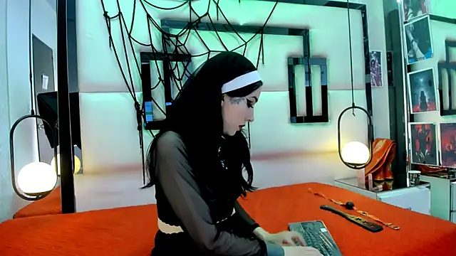 alixxon1 online show from October 14, 2025, 3:45 pm