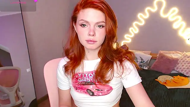 Snapshot of Red__Candy chatting on January 26, 2025, 12:11 pm Red Candy online show from January 26, 2025, 12:11 pm