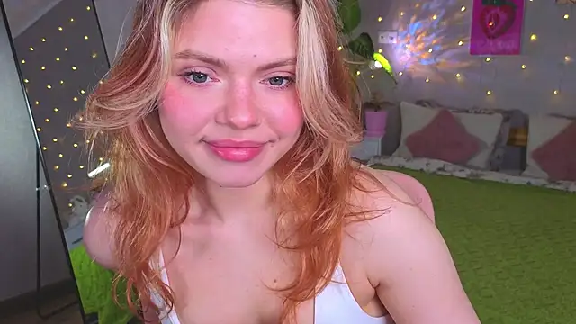 Snapshot of Red__Candy chatting on May 21, 2026, 3:20 pm Red Candy online show from May 21, 2026, 3:20 pm