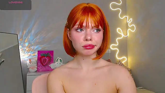 Snapshot of Red__Candy chatting on February 27, 2025, 2:10 pm Red Candy online show from February 27, 2025, 2:10 pm